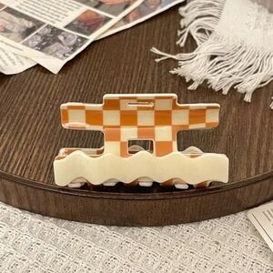 NWT Orange White Checkered Wavy Hair Claw Clip Fashion Y2K